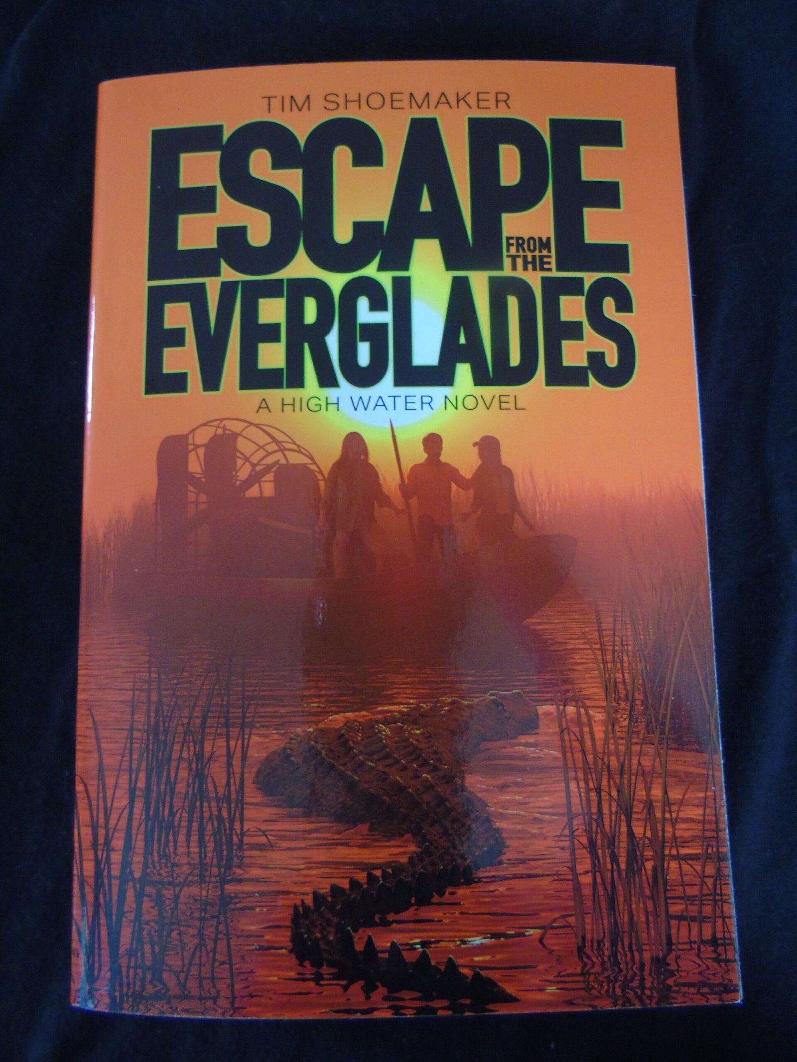 Front cover of Escape from the Everglades by Tim Shoemaker